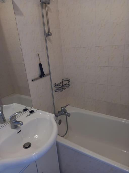 Studio, 4 pers, vue mer, parking, bien équipé Agde Exterior foto
